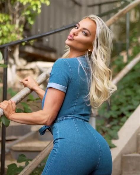 Lindsey Pelas Nude & Sexy (93 Photos + GIFs & VIdeos)